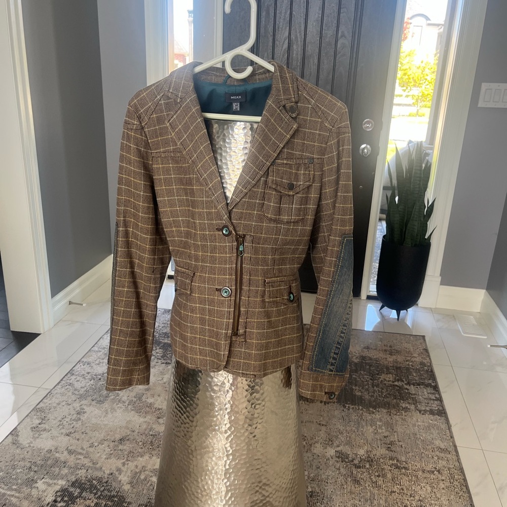COPY - fall dressing, rich horse women’s style plaid blazer, jacket royal winte…